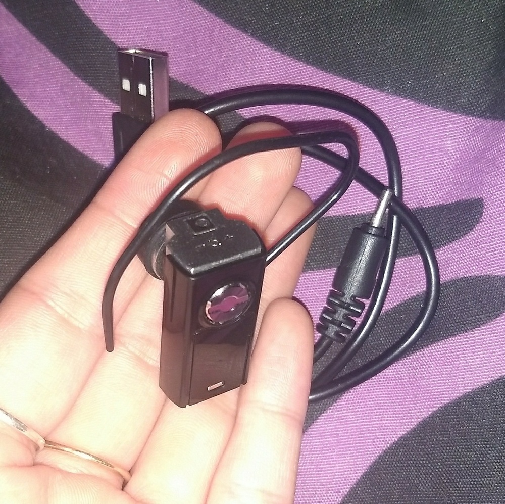 Bluetooth Head Piece - Picture 3 of 5